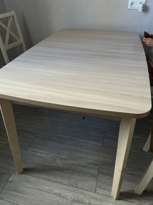 Продам стол и стулья