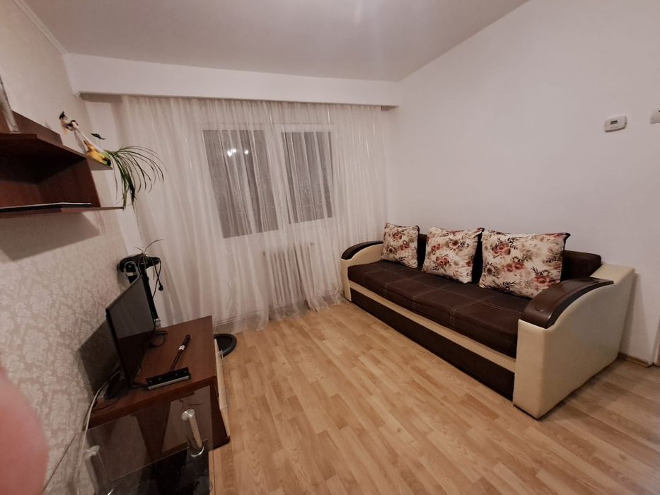 Închiriez apartament cu două camere