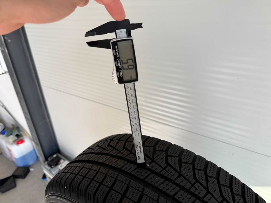 Roti iarna Kia 205/60R16