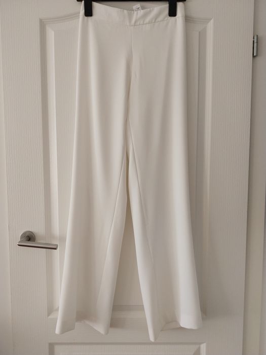 Pantaloni largi Zara