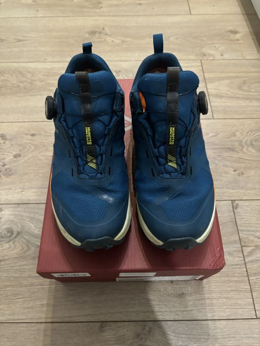 Кроссовки трекинговые