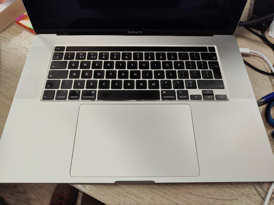 Macbook Pro 16" 2019 I7 16GB 512GB SSD Touch bar