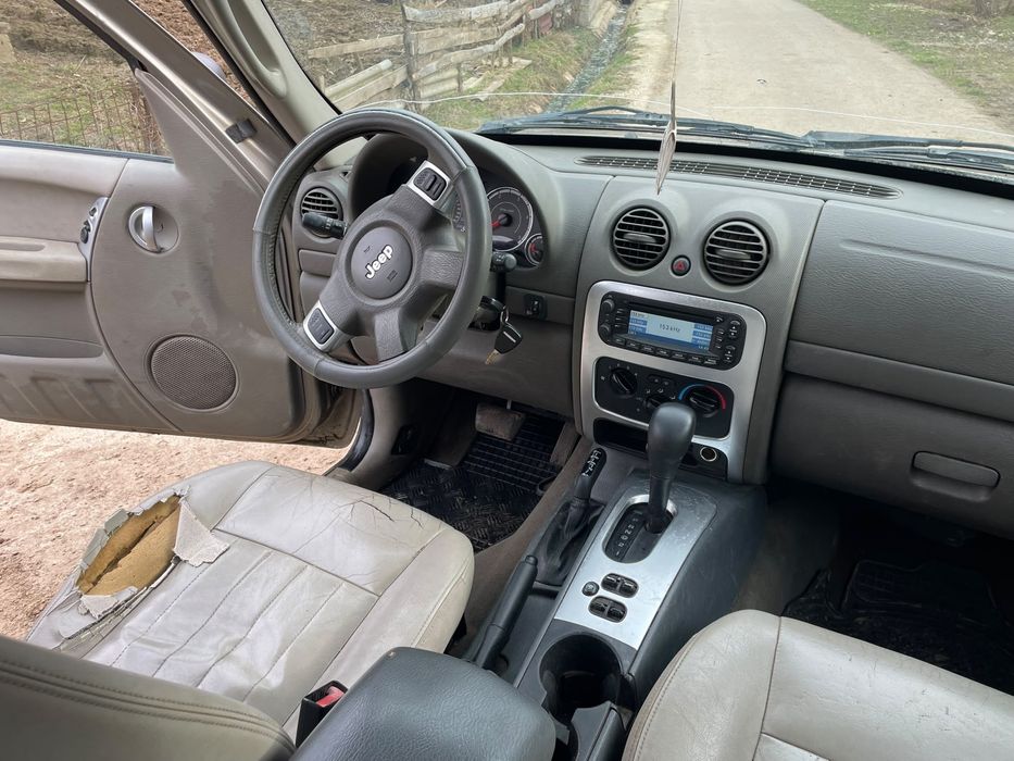 Vand Jeep cherokee 2.8 crd automat pregatit offroad