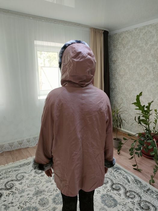 Продаётся куртка кожаная, цвет пудра