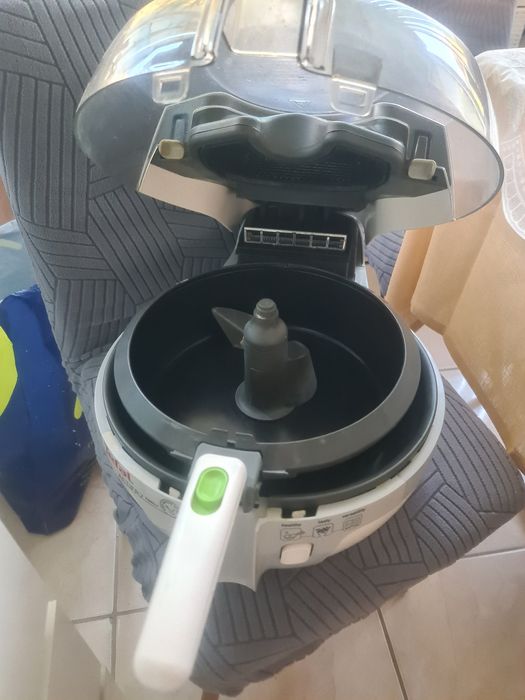 Здравослове фритюрник Tefal Actifry family 011