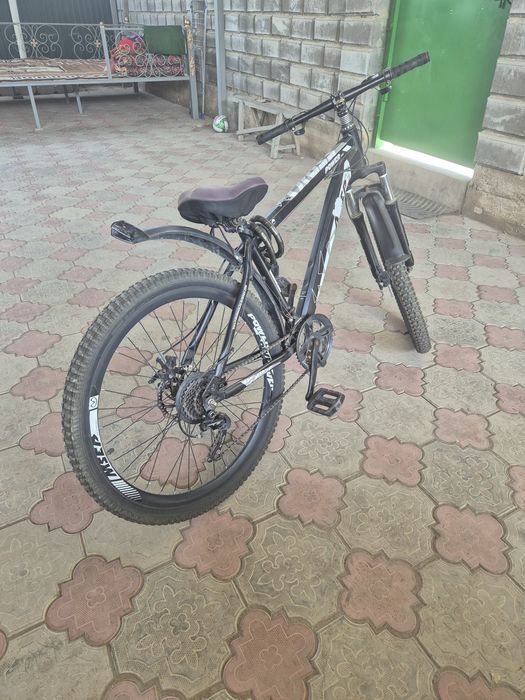 Спортивный хороший велосипед