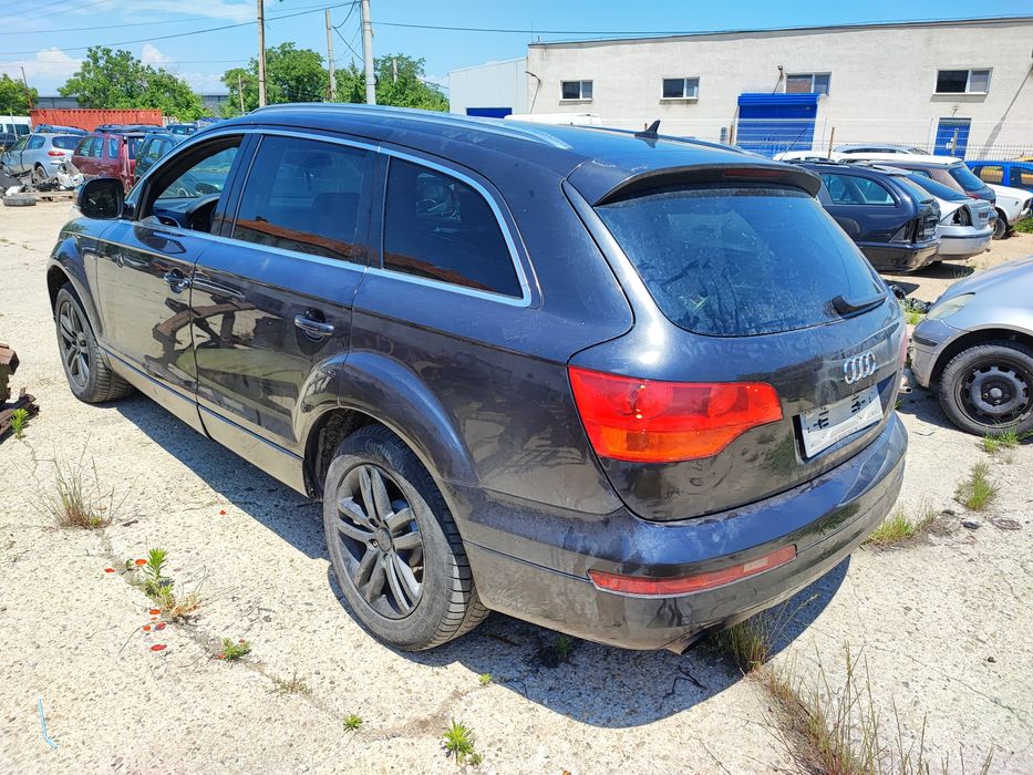 Audi Q7 3.0TDI на части