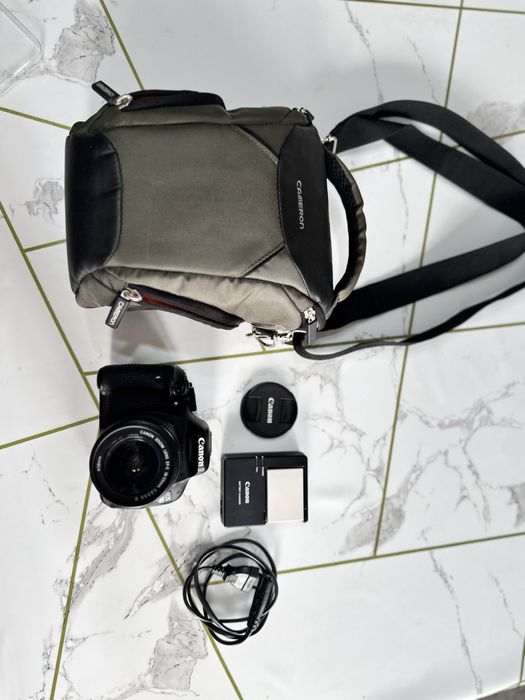 Зеркальный фотоаппарат Canon EOS 600D