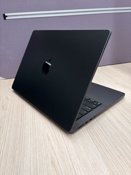 MacBook Pro 14" M3 Pro – 18GB RAM / 512GB – Като нов