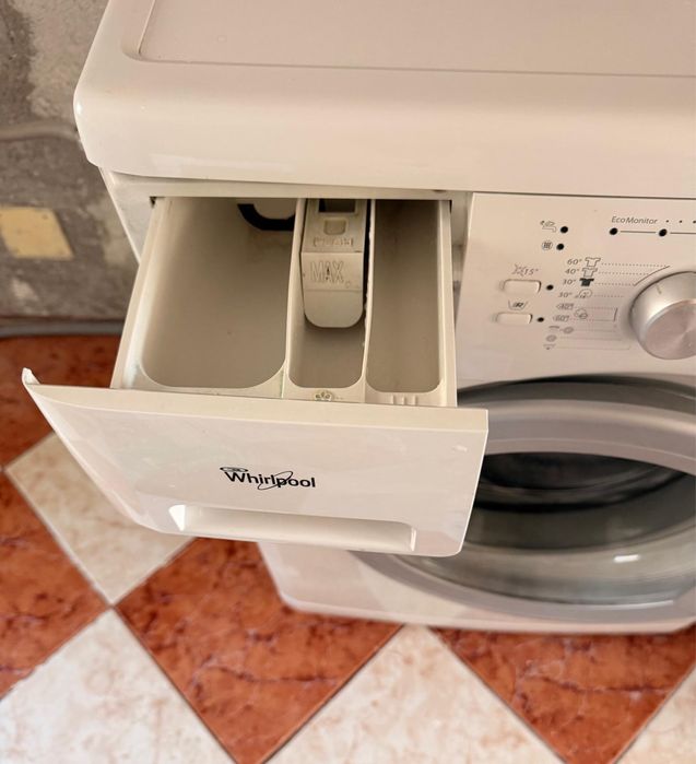 Masina de spalat slim Whirlpool AWSX63213