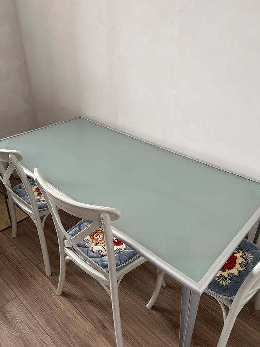 Продам кухонный стол