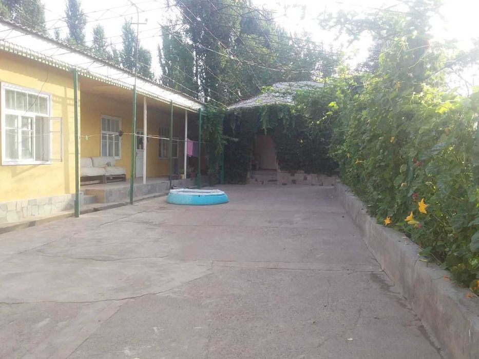 Срочно катта ҳовли сотилади