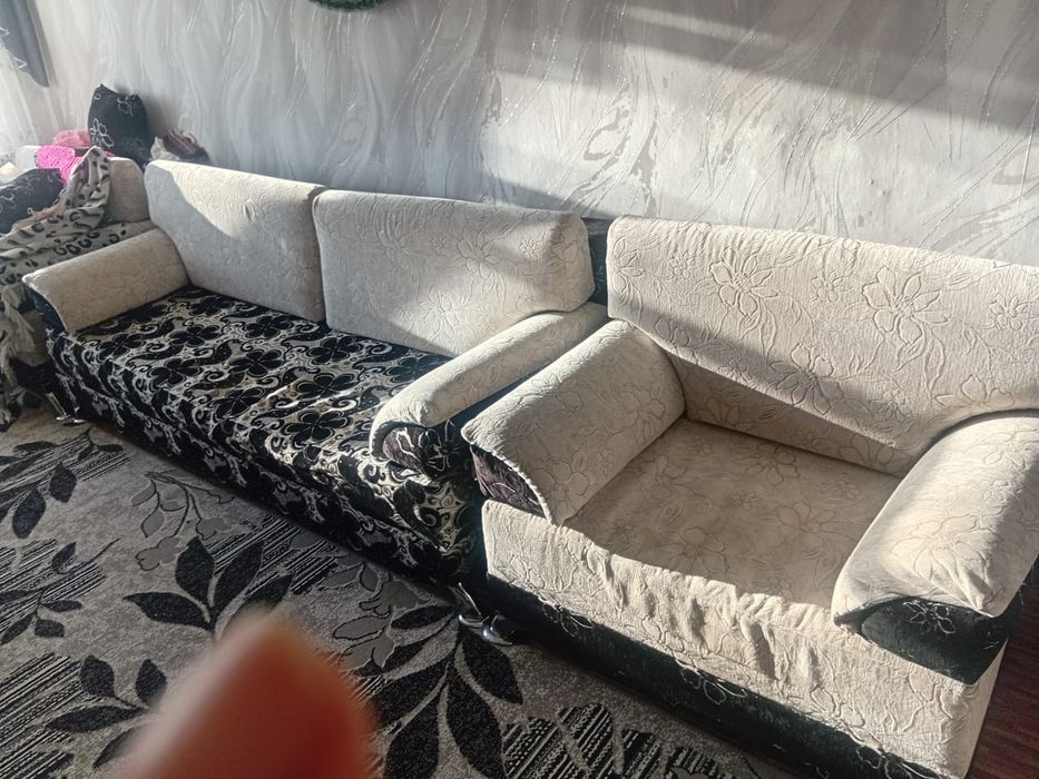 Мягкий диванчик...