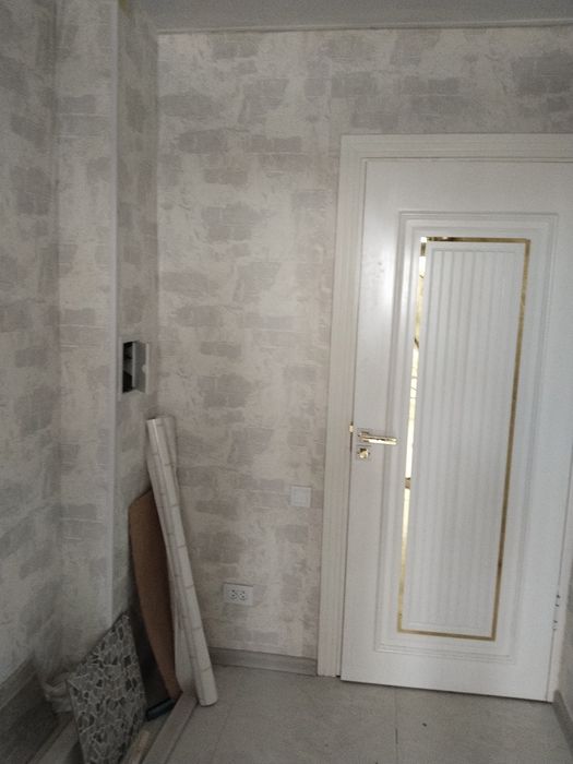 Продам 2-х комнатную. ЕВРОРЕМОНТ. Первый этаж. ( Янгиюль  кирпич дом)