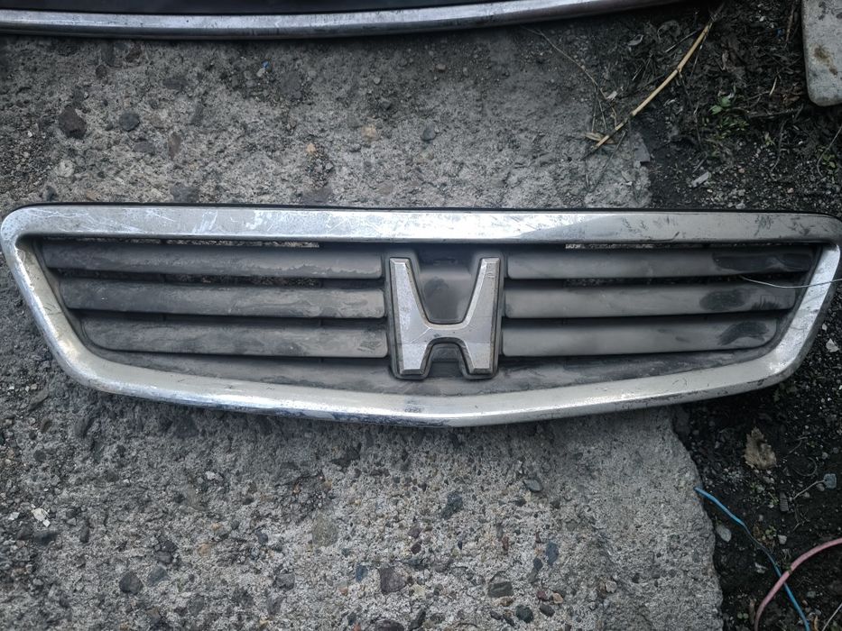 Решетка радиатора хонда аккорд