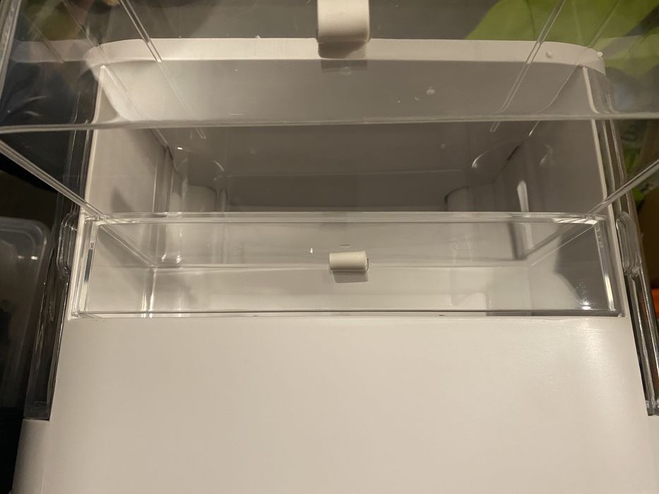 Cutie de bijuterii din plastic transparent