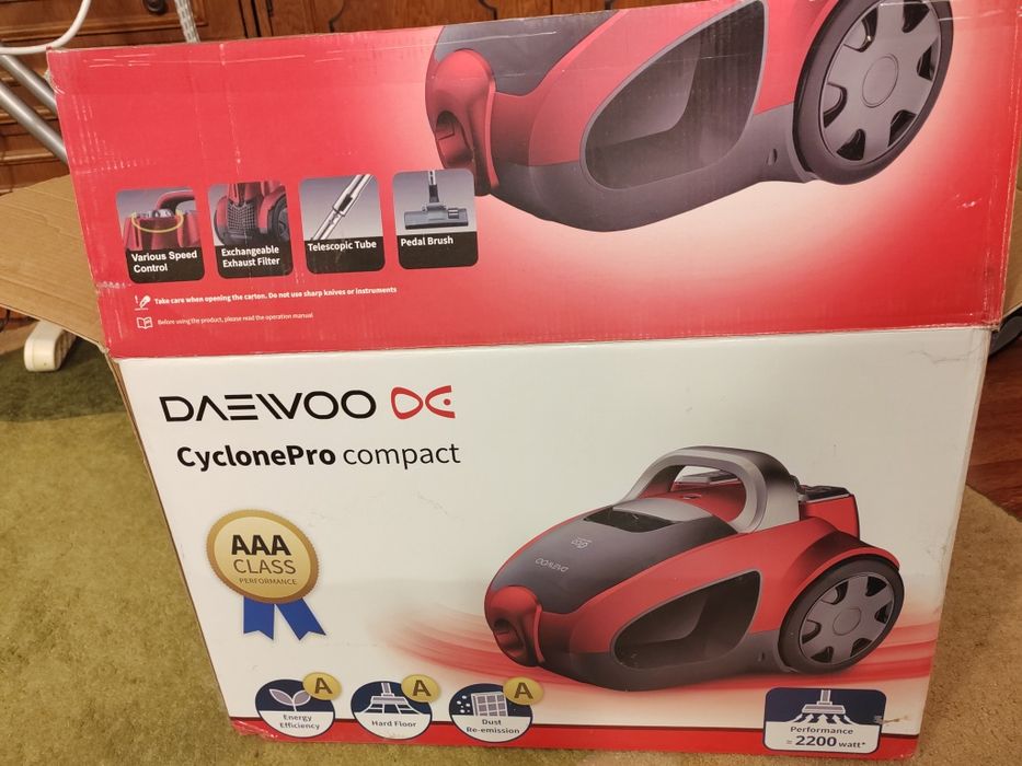 Vând aspirator Daewoo