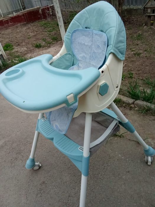 Стульчик для кормления ребенка