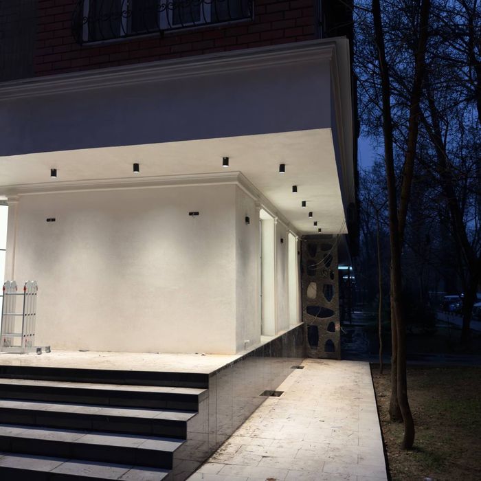 Аренда ЦУМ 39 квадратов 1400$ новый ремонт, торцевое место