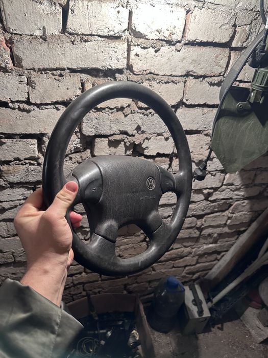 Продам руль на пассат