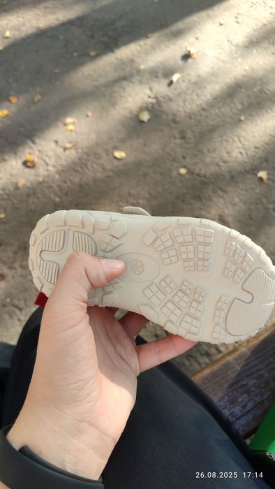 Продам сандали новые!