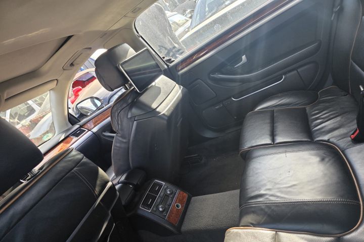 Armatura / Intaritura bara fata Audi A8 2008