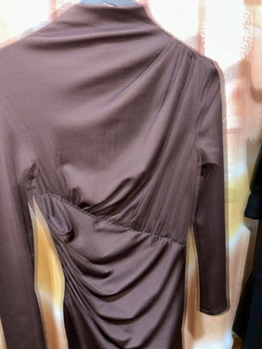 коричневое платье