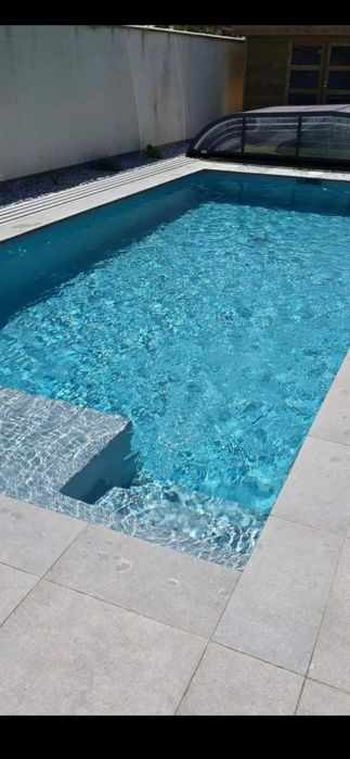 Construim piscine cu liner sau placi ceramice