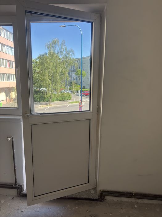 Usa si geam termopan