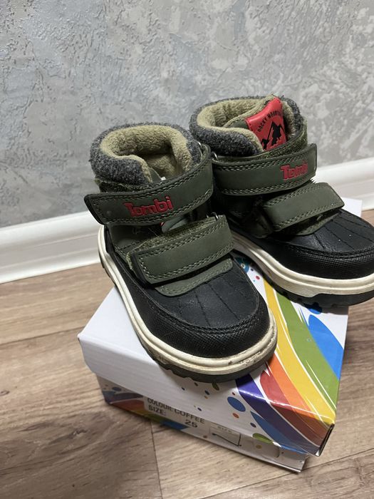 Ботинки для малыша  демисезонные 21р