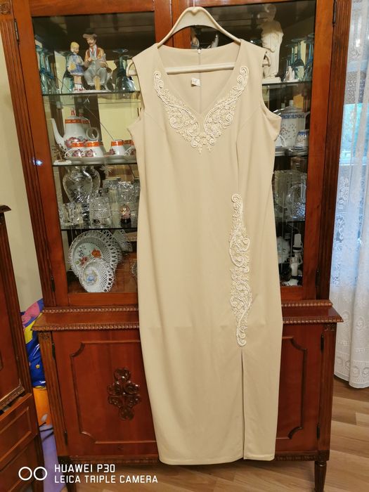 Vând rochie de ocazie.