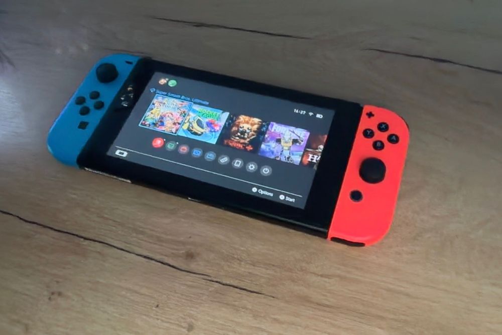 Nintendo Switch + MicroSD 256GB + Jocuri