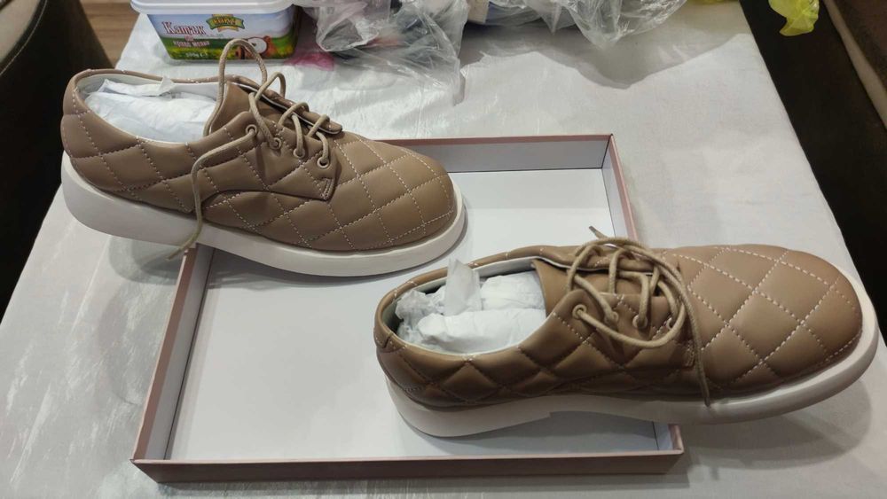 Продавам чисто нови дамски обувки Дима стил ест. кожа 38-ми номер