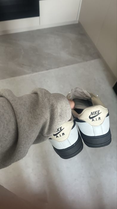 Кросовки найк хороший 43размер за 12к