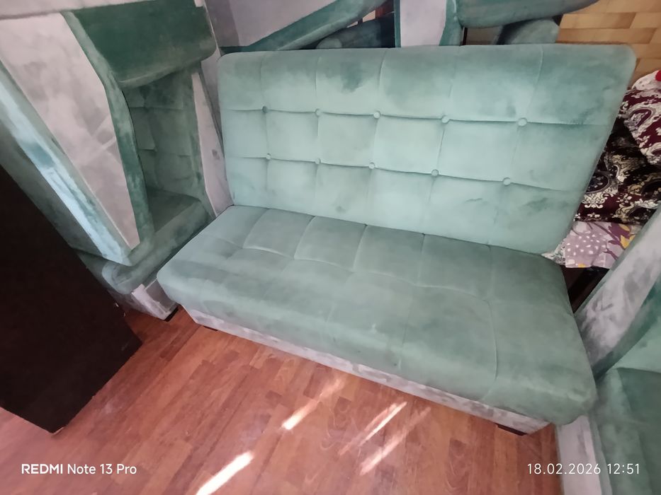 Диваны ресторанные..