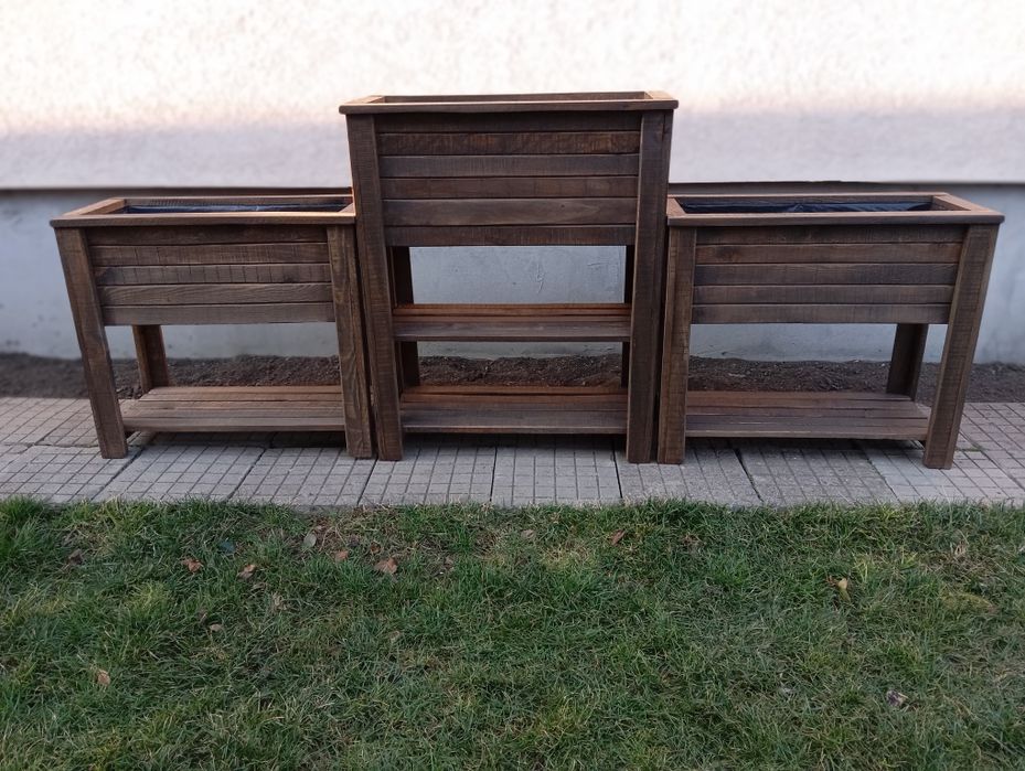 Дървени / саксии / кашпи