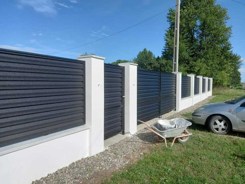 Garduri din panouri stil jaluzele, sipca metalica, tabla, plasa si BCA