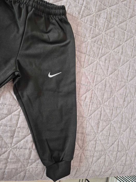 Нов детски спортен комплектза 24 месеца за момиче