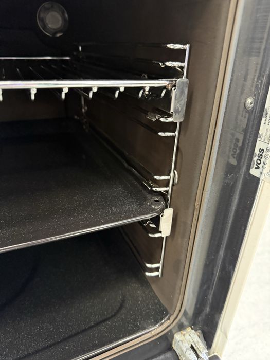 Готварска печка VOSS със керамичен плот-