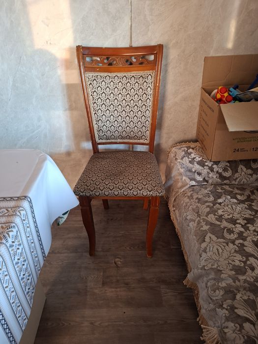 Продам стулья деревянные