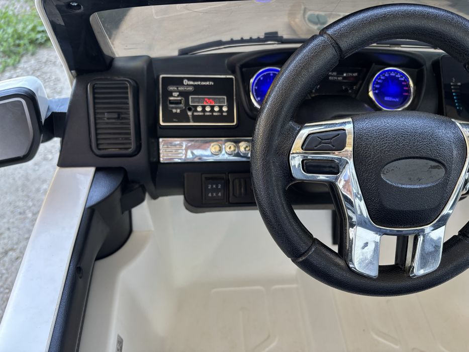 Masinuta electrica ford ranger 4x4