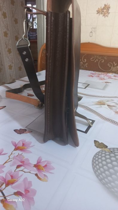 Продам планшет кожаный. Коричневый.