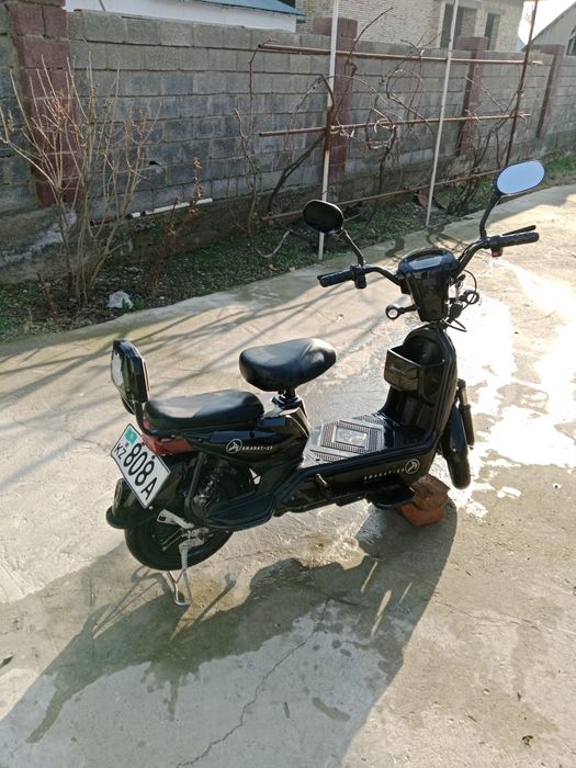 Скутер Amanat x5