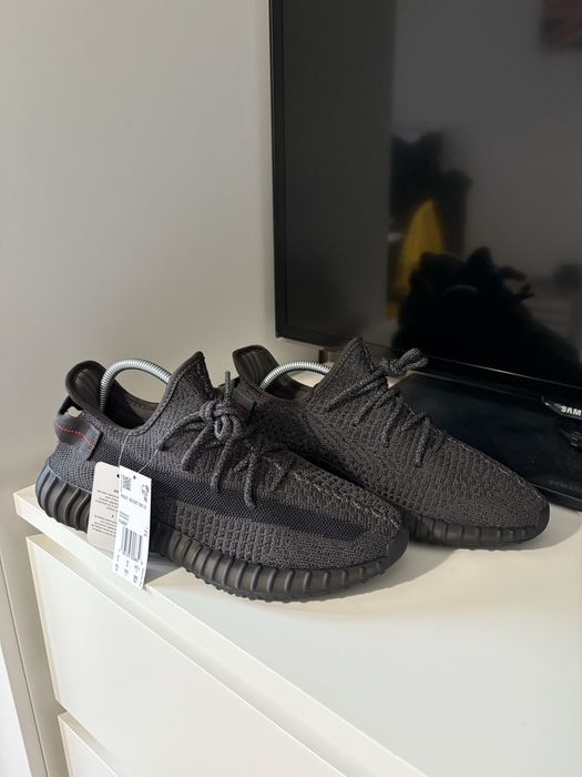Yezzy 350v2 Black (Reflective)