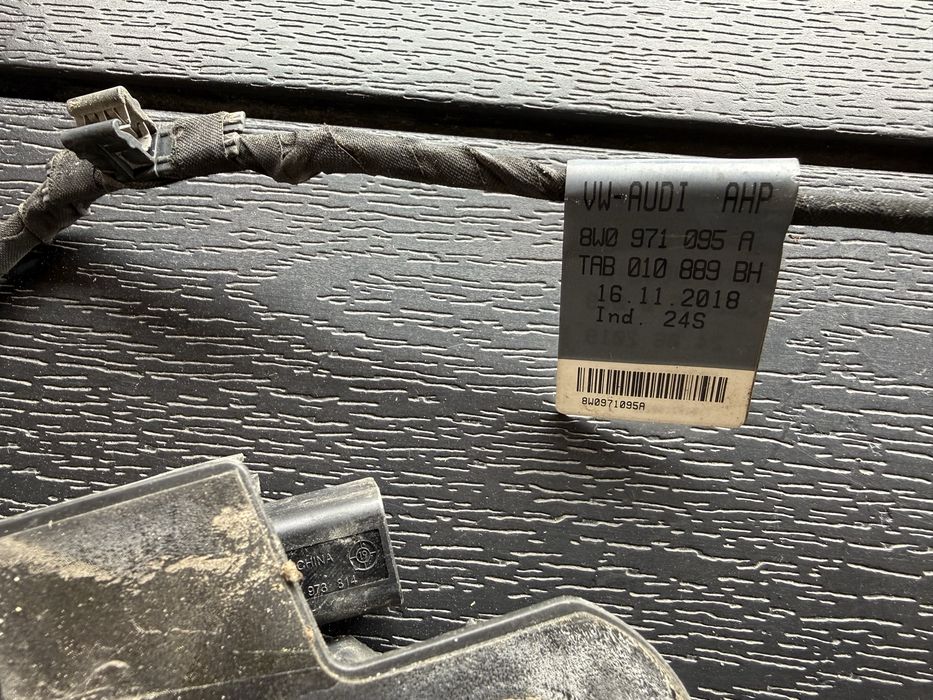 Cablaj cu 6x Senzori parcare fata AUDI A4 B9 8W