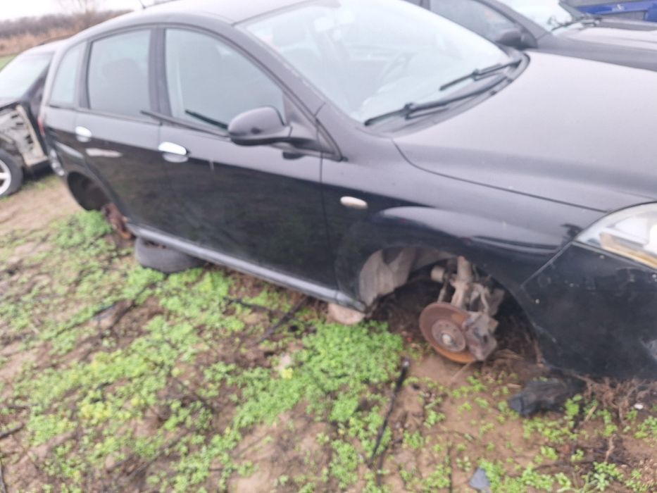 Dezmembrez fiat croma 1.9 jtd