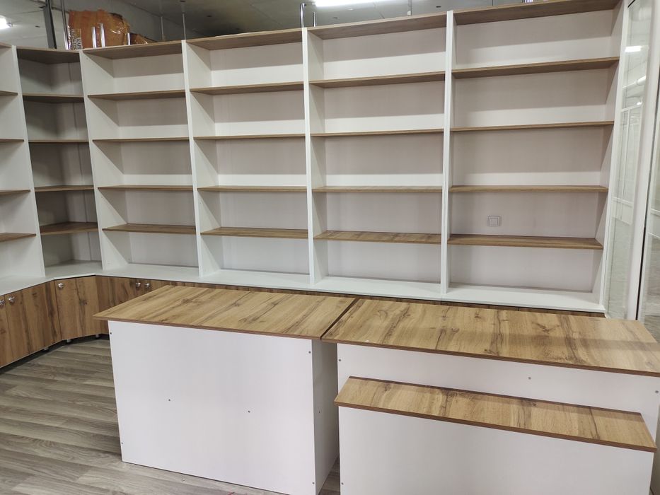 Срочно продам мебель для бутика