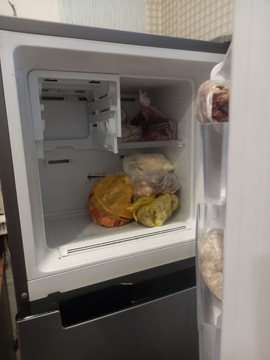 Холодильник серый