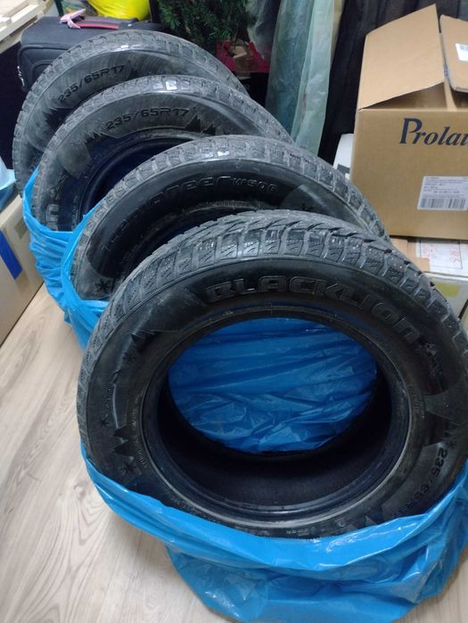 Зимни гуми 235/65R17 BIACKLION