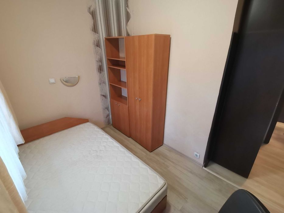 Дава се под наем Едностаен апартамент в Бургас, Изгрев - 52 кв.м за 204 € - Снимка #2